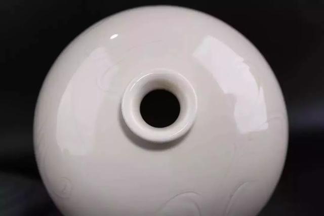 景德鎮(zhèn)瓷與德化瓷差異何在？——日用陶瓷制品銷售視角下的對(duì)比分析